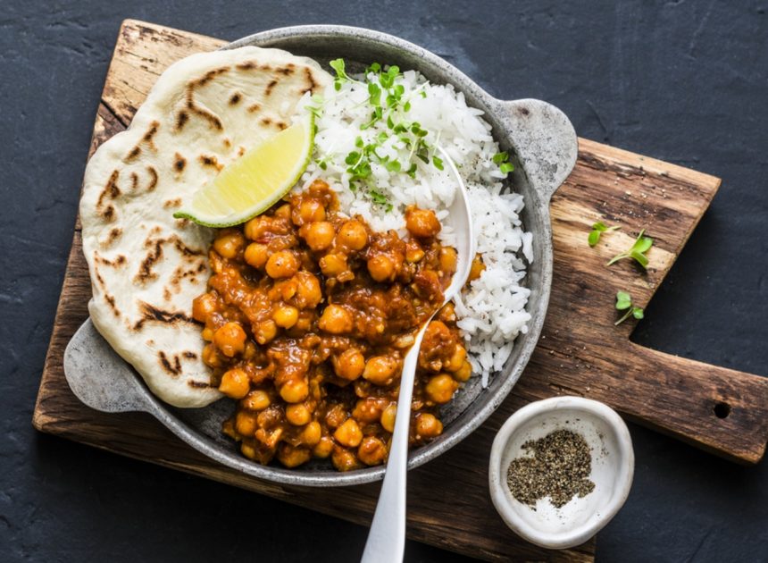 Кулинарное путешествие: чем питаются индийские туристы в разных странах